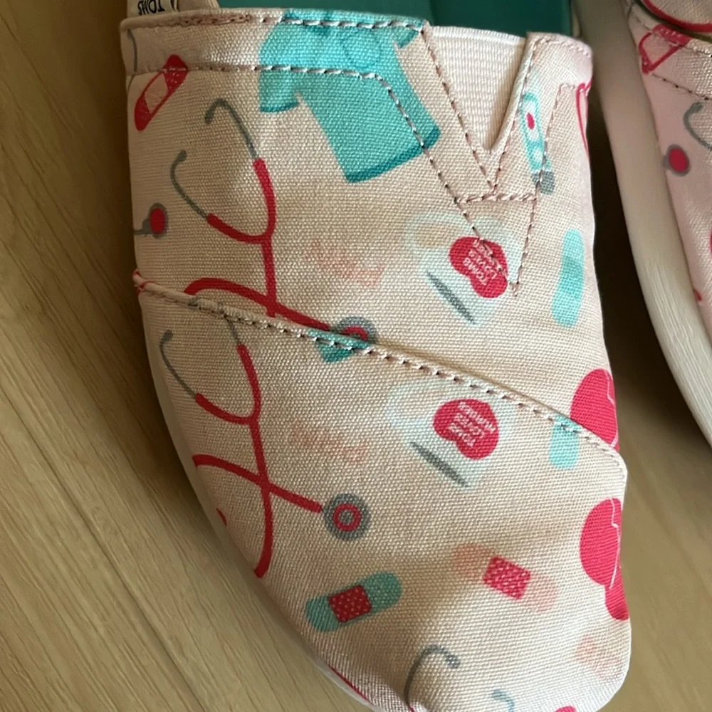 TOMS ALPARGATA WOMENS NURSE APPREY PINK CANVAS SLIP ON LOAFER FLATS SHOE SIZE 8